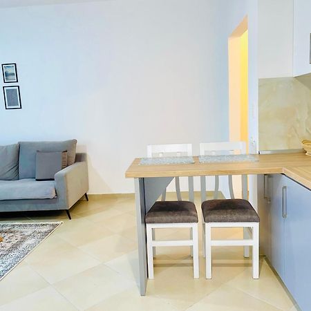 Divjaka Apartments 3 - City Center Екстер'єр фото