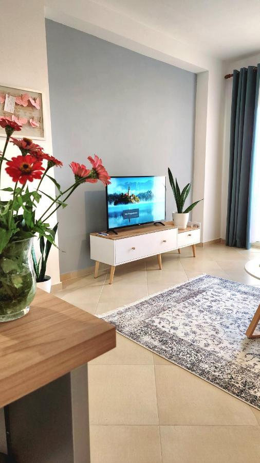 Divjaka Apartments 3 - City Center Екстер'єр фото