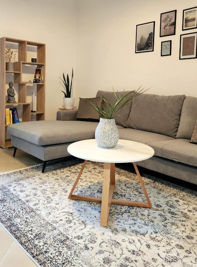 Divjaka Apartments 3 - City Center Екстер'єр фото