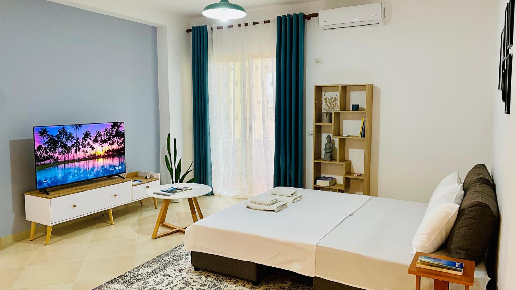 Divjaka Apartments 3 - City Center Екстер'єр фото